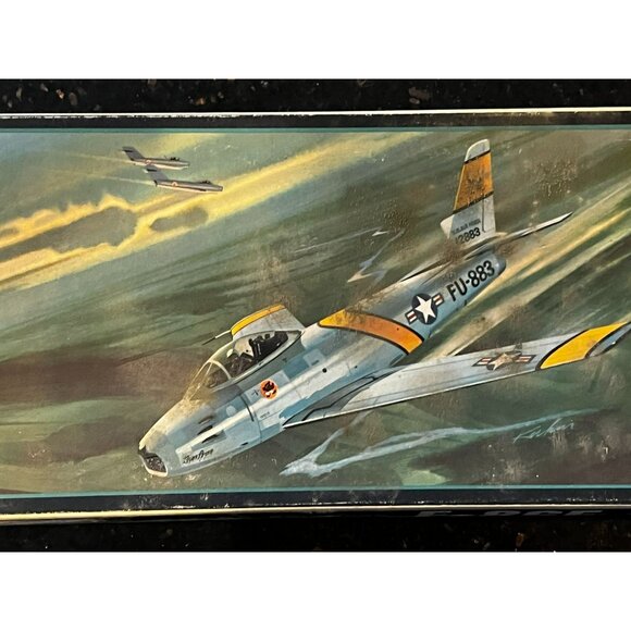 North American F-86F Sabre 1/72 Scale Model Kit A-627:100 AMT sealed - Picture 3 of 8